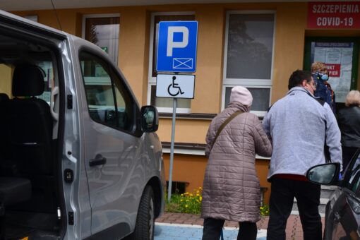 Mieszkańcy powiatu korzystają z oferty Powiatu Wadowickiego w zakresie bezpłatnego transportu (projekt „Door-to-door”)