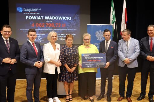 Ponad 4 miliony złotych dla Powiatu Wadowickiego z Rządowego Funduszu Polski Ład! Będą nowe chodniki i most.